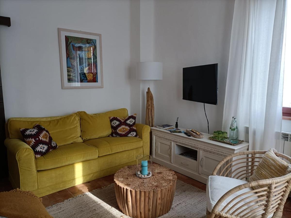 Casale Il Girasole Hotel Barbara Bagian luar foto