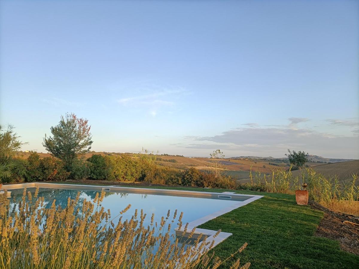 Casale Il Girasole Hotel Barbara Bagian luar foto