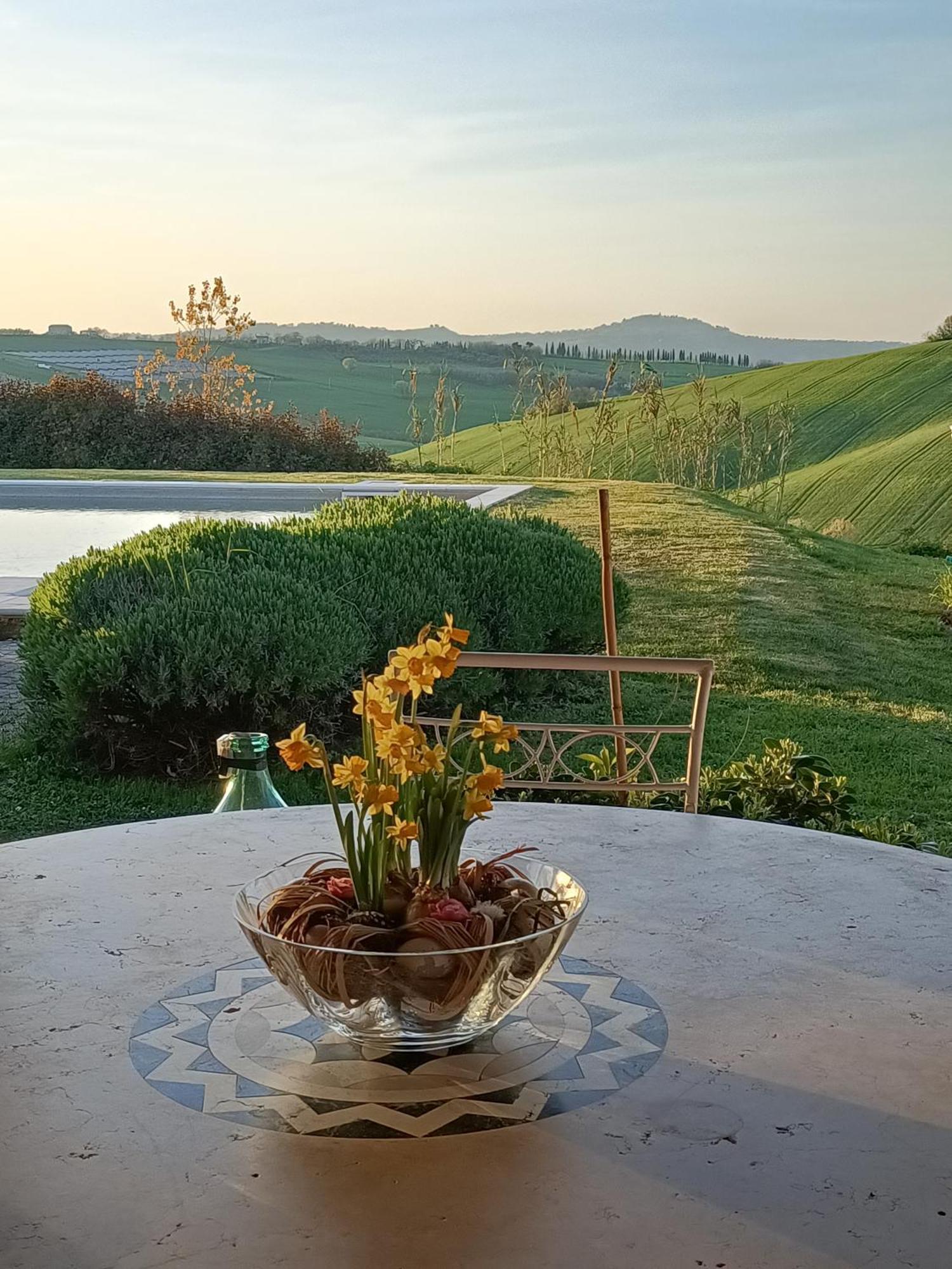 Casale Il Girasole Hotel Barbara Bagian luar foto